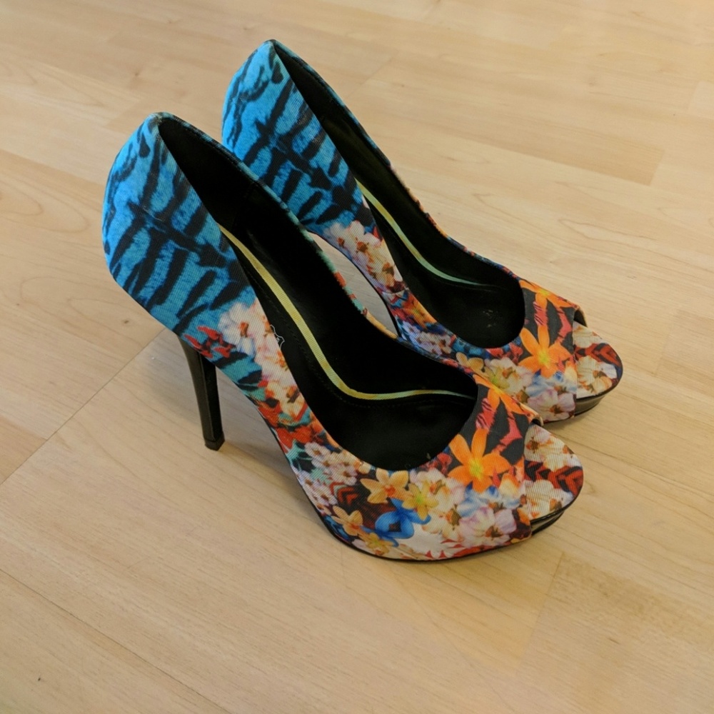 Aldo peep toe floral pumps 38